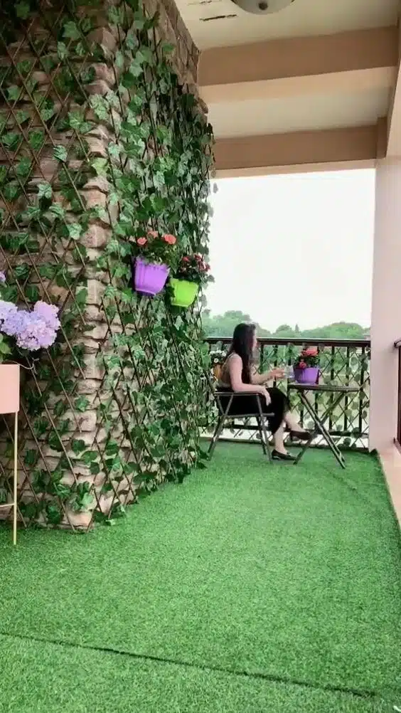 Small Balcony 4 Small Balcony 4